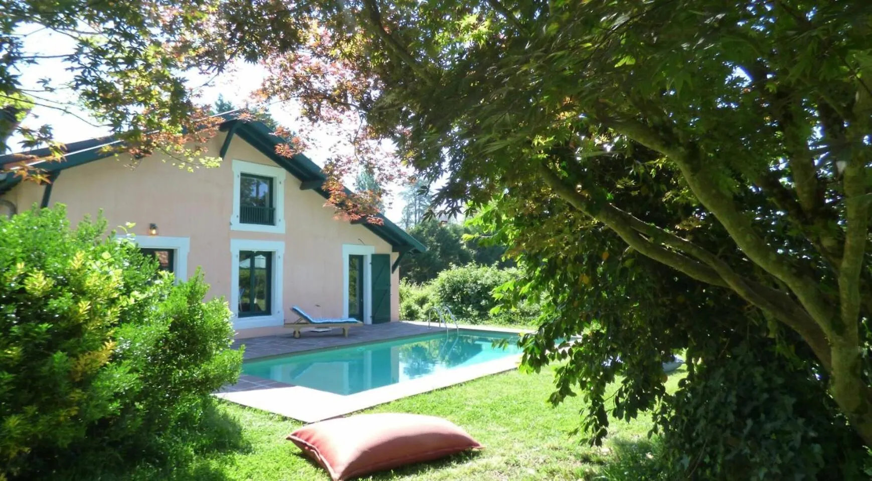 Elegante Maison De Maitre Avec Piscine Et Parc A Biarritz